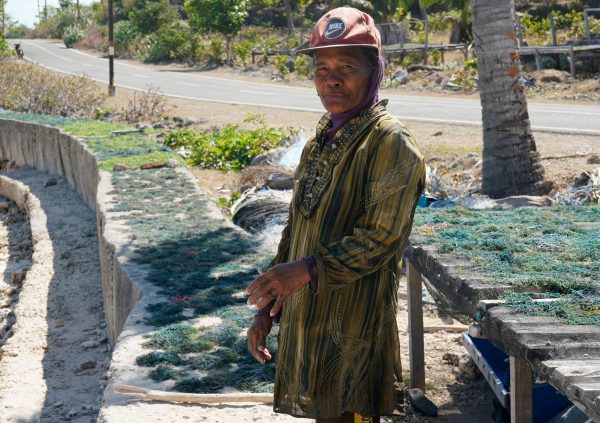 Males tend to do most of the work at sea, especially if farming takes place in deep waters where access by boat is mandatory.