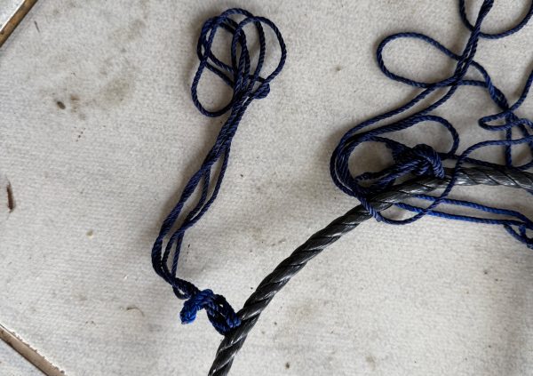 Brazil: Close-up of polypropylene cable with attachment loops, common in Brazil’s seaweed farms for securing both plants and support structures.