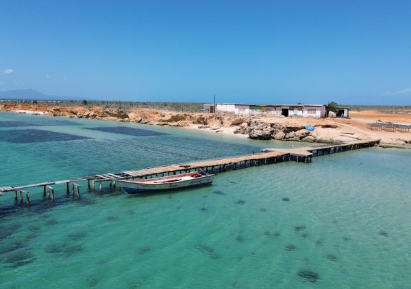 Venezuela: Farm employees are only staying on Isla Cubagua periodically when working with the seaweed.